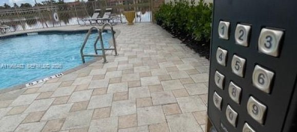 3 dormitorios dúplex en alquiler en Miami, Miami-Dade, Florida, USA № 614385 18