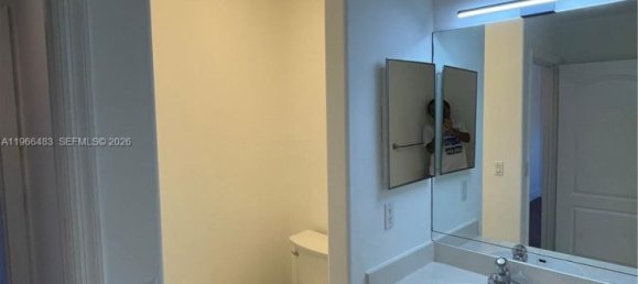 3 dormitorios dúplex en alquiler en Miami, Miami-Dade, Florida, USA № 614385 13
