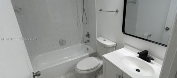 3 dormitorios dúplex en alquiler en Miami, Miami-Dade, Florida, USA № 614385 22