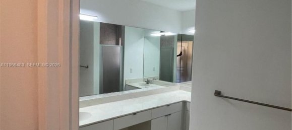 3 dormitorios dúplex en alquiler en Miami, Miami-Dade, Florida, USA № 614385 15
