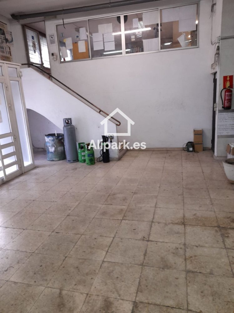 220m² Commercial property in Alicante, Spain No. 279931