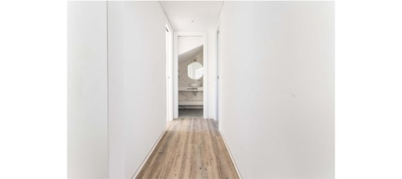 447m² Building in Lisbon, Portugal No. 111916 21