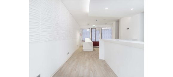 447m² Building in Lisbon, Portugal No. 111916 24