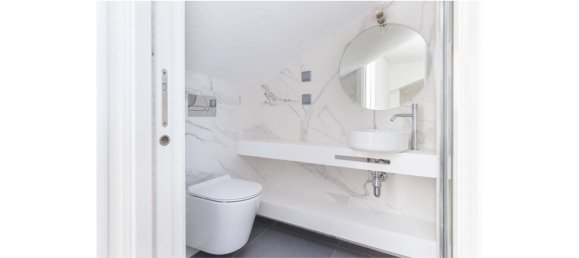 447m² Building in Lisbon, Portugal No. 111916 20