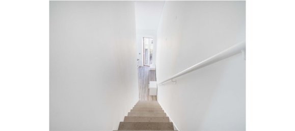 447m² Building in Lisbon, Portugal No. 111916 17