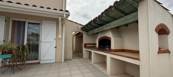 3 Schlafzimmer Villa in Noe, France, Nr. 290287 6