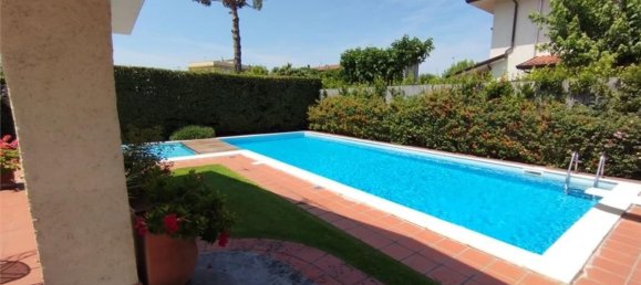 2 bedrooms Villa in Forte dei Marmi, Italy No. 322058 4