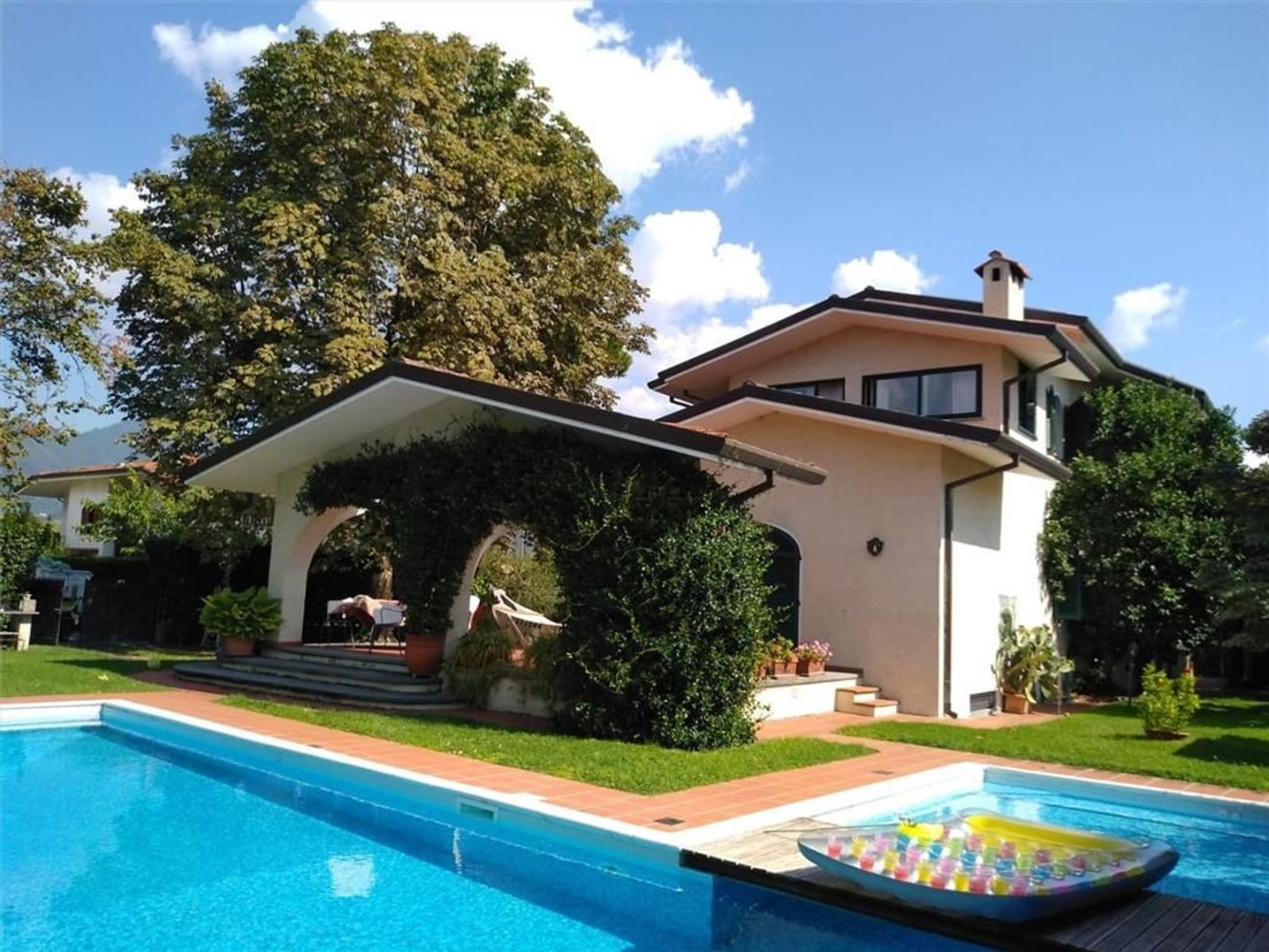 2 bedrooms Villa in Forte dei Marmi, Italy No. 322058