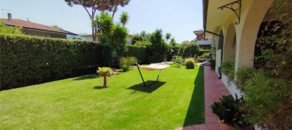2 bedrooms Villa in Forte dei Marmi, Italy No. 322058 6