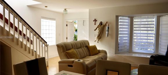 3 chambres duplex à vendre à Miami, Miami-Dade, Florida, USA № 614721 22