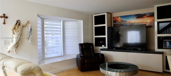 3 chambres duplex à vendre à Miami, Miami-Dade, Florida, USA № 614721 24