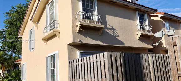 3 chambres duplex à vendre à Miami, Miami-Dade, Florida, USA № 614721 29
