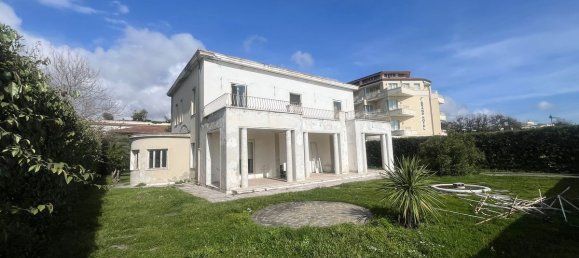 Villa T7 em Forte dei Marmi, Italy N.º 194189 12