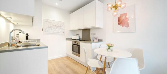 1 bedroom Apartment in London, United Kingdom No. 12230 3