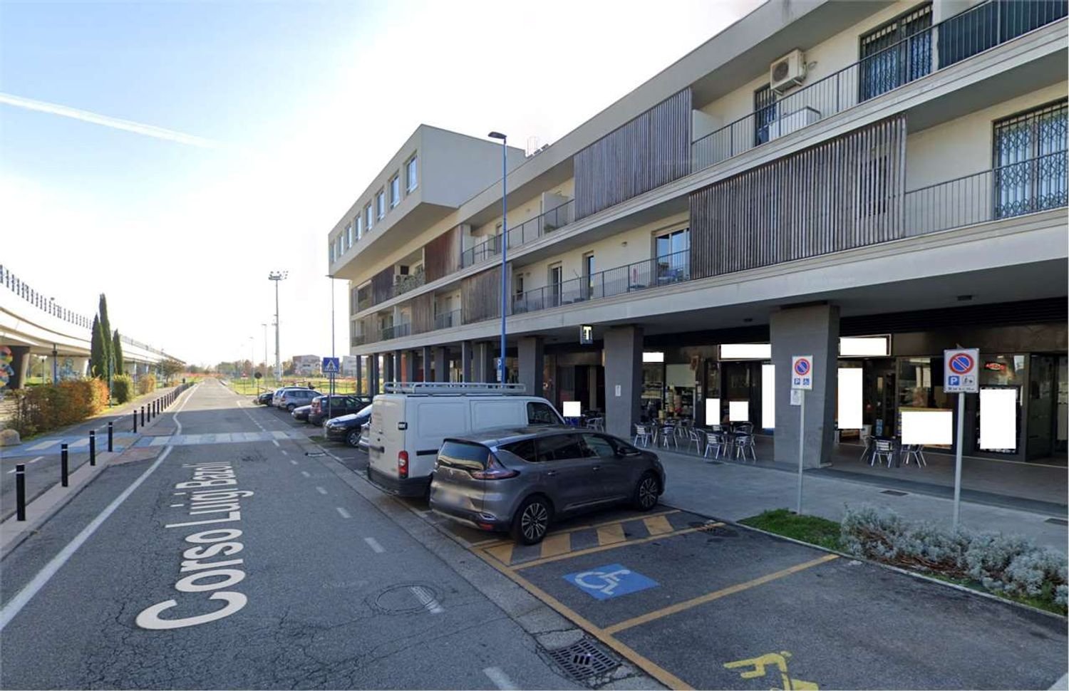 Propriété commerciale à Brescia, Italy 202m² No. 283792