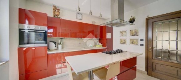 5 Schlafzimmer Villa in Orbassano, Italy, Nr. 334974 9