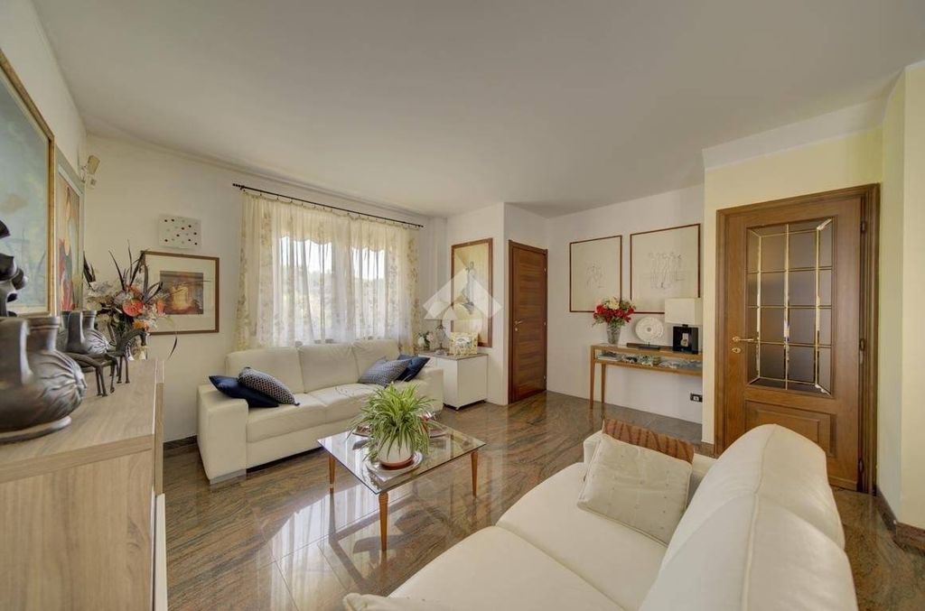 5 Schlafzimmer Villa in Orbassano, Italy, Nr. 334974