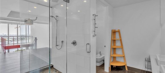 2 Schlafzimmer Gewerbliche Immobilien in Miami, USA, Nr. 614991 25