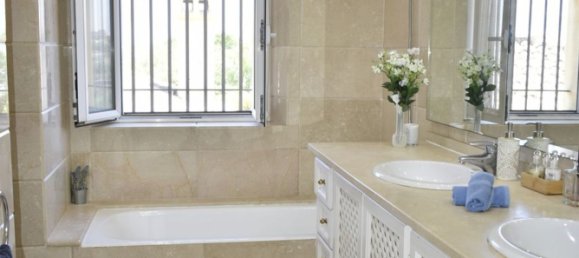 3 غرف نوم منزل في Cadiz, Spain رقم 133604 33