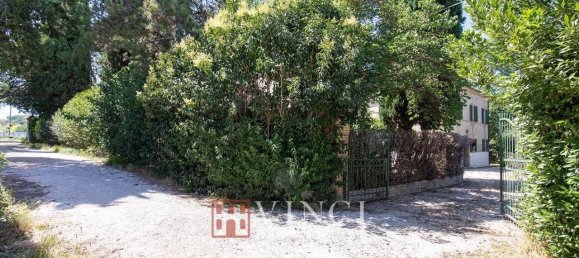 10 rooms Villa in Serrapetrona, Italy No. 83084 26