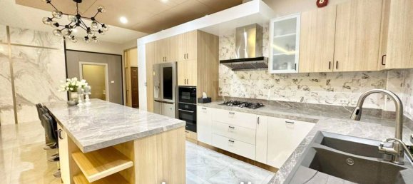 6 bedrooms Villa in Pattaya, Thailand No. 16731 5