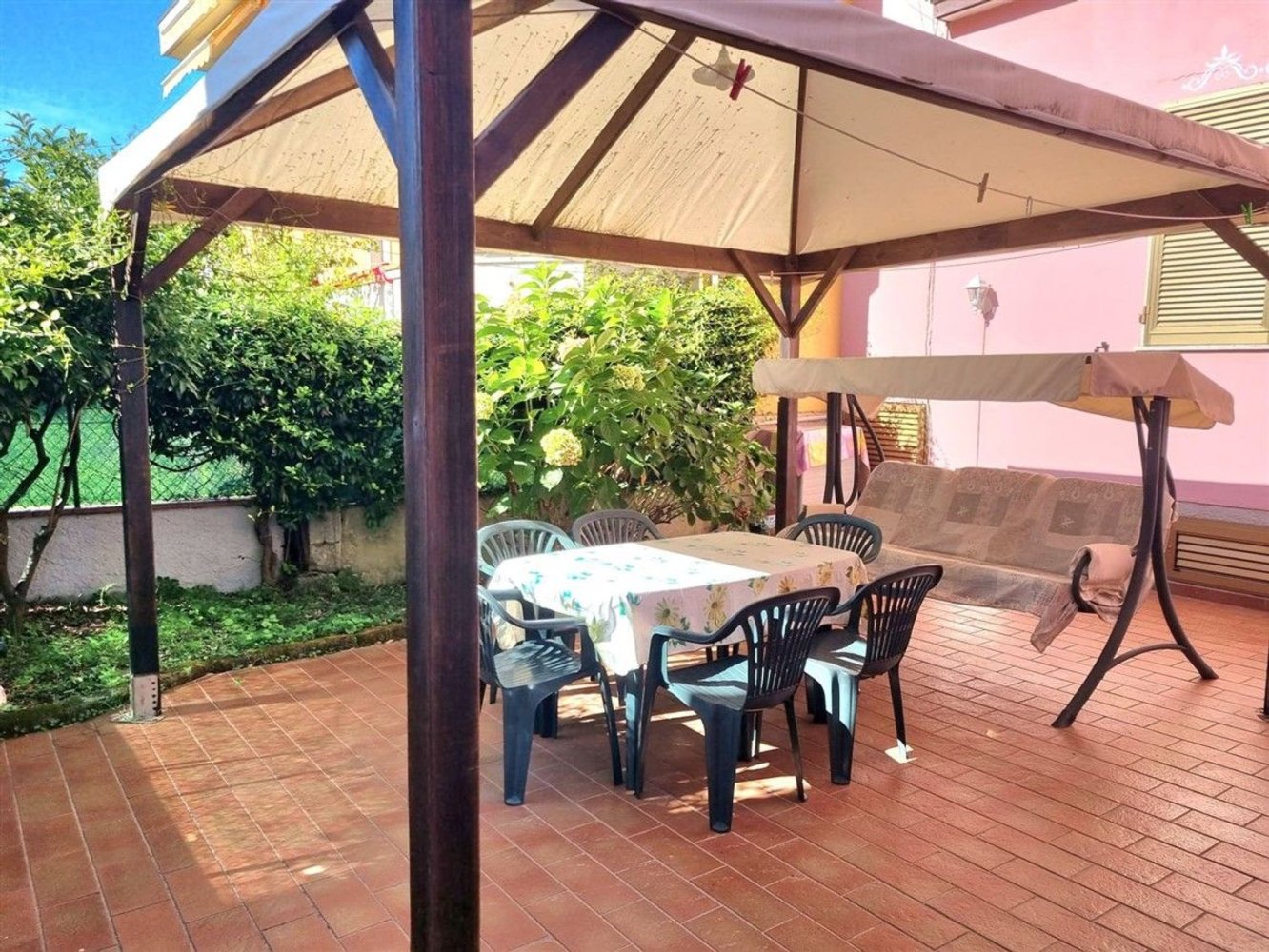 4 bedrooms Apartment in Massa, Italy No. 402999