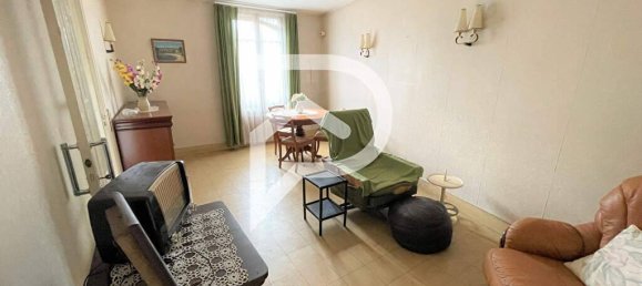 251m² Garage in Pierrefonds, France No. 78958 2