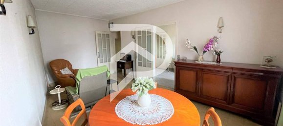 251m² Garage in Pierrefonds, France No. 78958 3