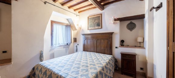 5 rooms House in Marsciano, Italy No. 102149 8