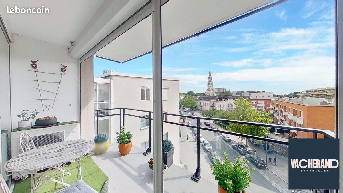 2 bedrooms Apartment in Valenciennes, France No. 88050