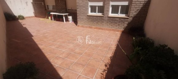 Apartamento de 3 dormitorios en Lérida, Spain No. 175205 4