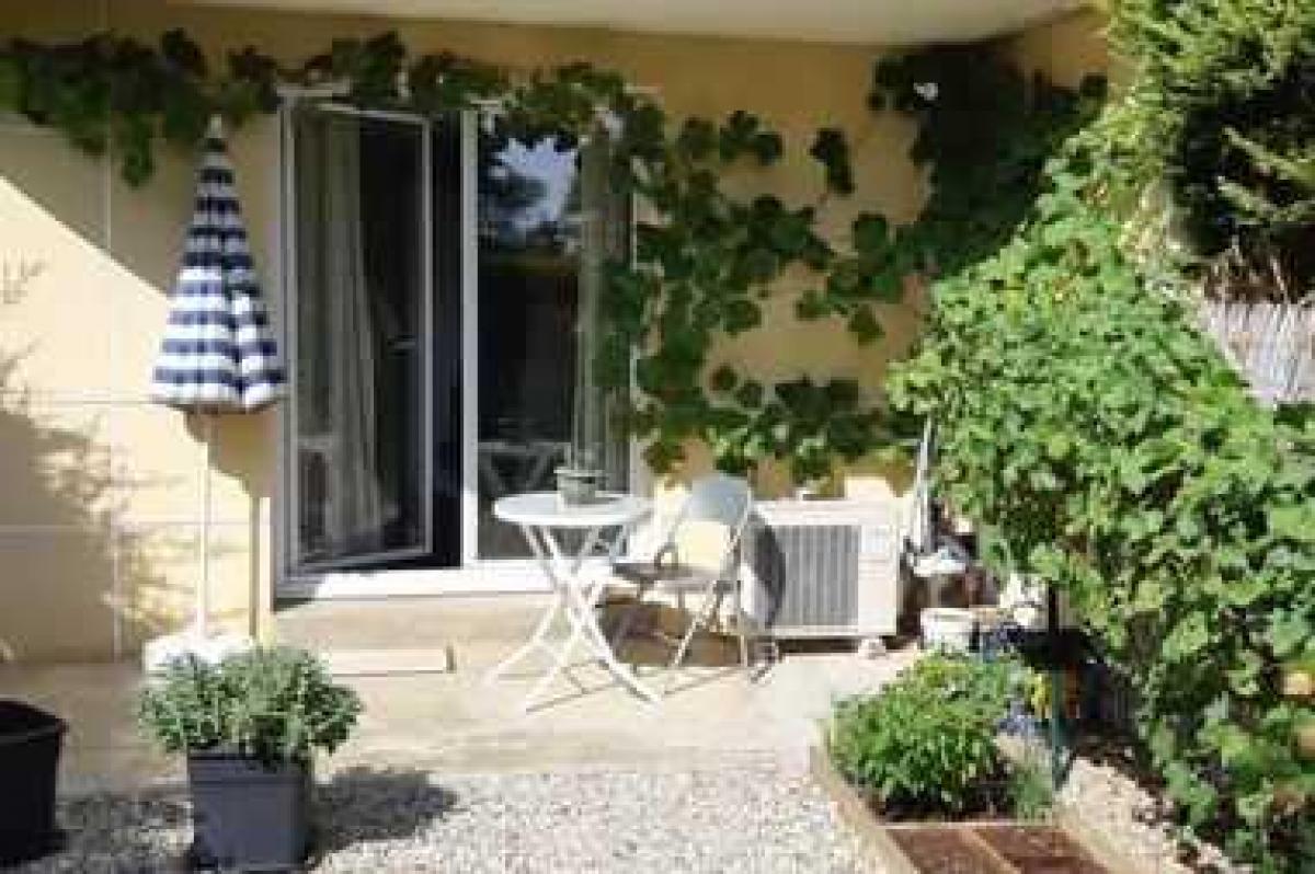 2 bedrooms Condo in Beziers, France No. 35292