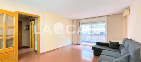 3 bedrooms Apartment in Badalona, Spain No. 169682 3