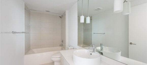 2 dormitorios propiedad comercial en venta en Miami, Miami-Dade, Florida, USA № 615359 4