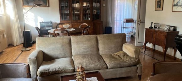 6 rooms Apartment in Rome, Italy No. 191933 6