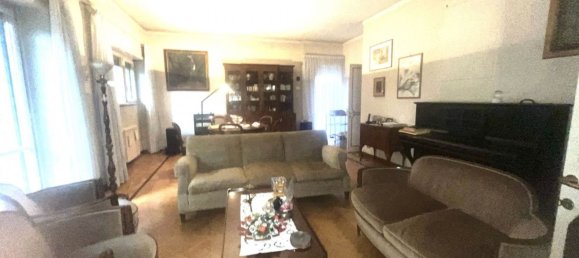 6 rooms Apartment in Rome, Italy No. 191933 7