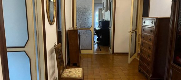 6 rooms Apartment in Rome, Italy No. 191933 11