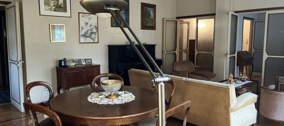 6 rooms Apartment in Rome, Italy No. 191933 4