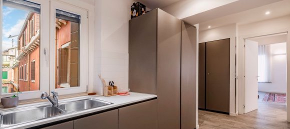 6 rooms Apartment in Venice, Italy No. 56730 89