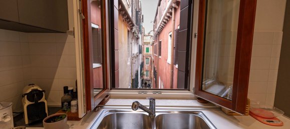 6 rooms Apartment in Venice, Italy No. 56730 33