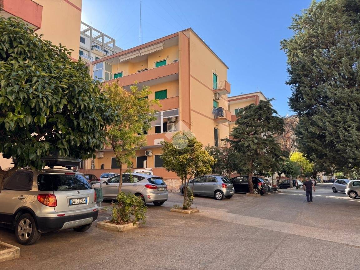 2 bedrooms Apartment in Bari, Italy No. 262824