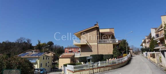 8 rooms House in Montottone, Italy No. 66099 2
