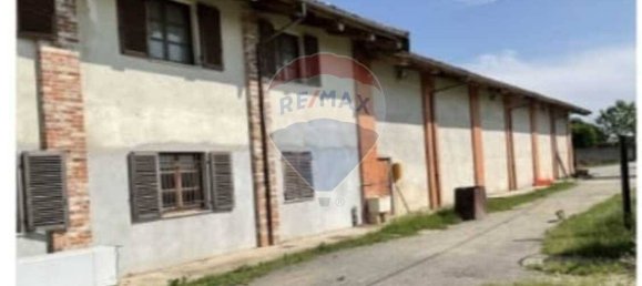 Edificio en Savigliano, Italy 1000 m² No. 213358 5