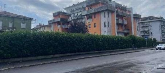 4 rooms Apartment in Dalmine, Italy No. 279362 2