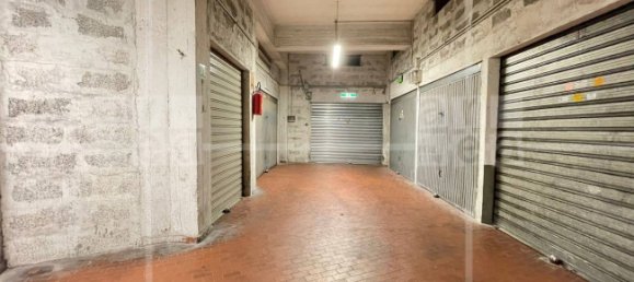 1 room Garage in Rome, Italy No. 360185 3