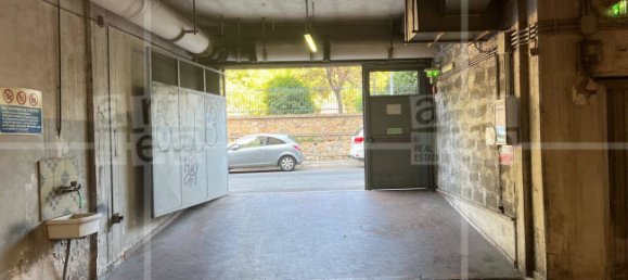 1 room Garage in Rome, Italy No. 360185 8