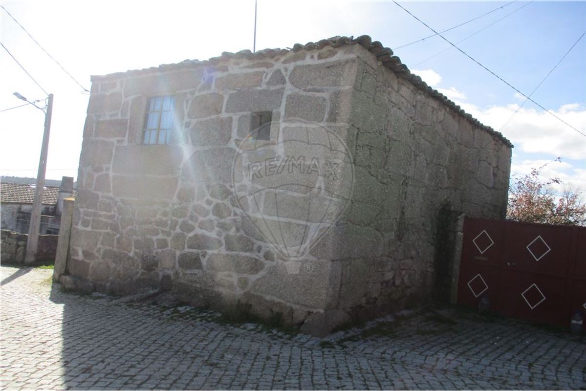 2 bedrooms House in Lamegal, Portugal No. 24530