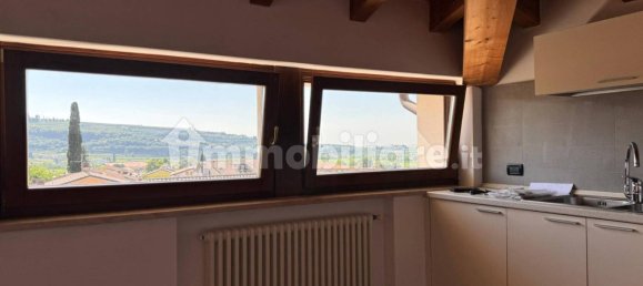 2 bedrooms Penthouse in Sant'Ambrogio di Valpolicella, Italy No. 282033 4