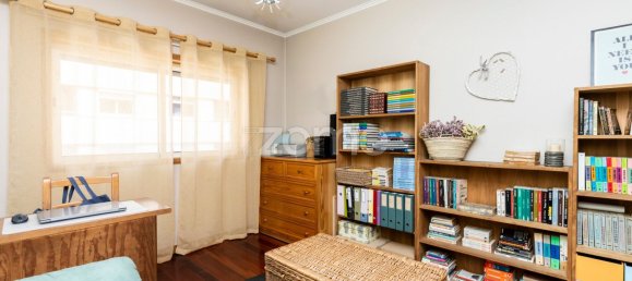 Квартира с 3 спальнями в Гимарайнш, Португалия № 15108 35