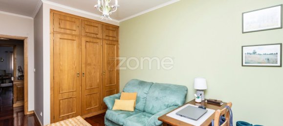 Квартира с 3 спальнями в Гимарайнш, Португалия № 15108 36